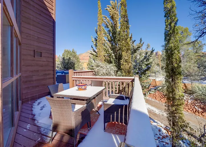 Mountain-view Deck: Bright Sedona
