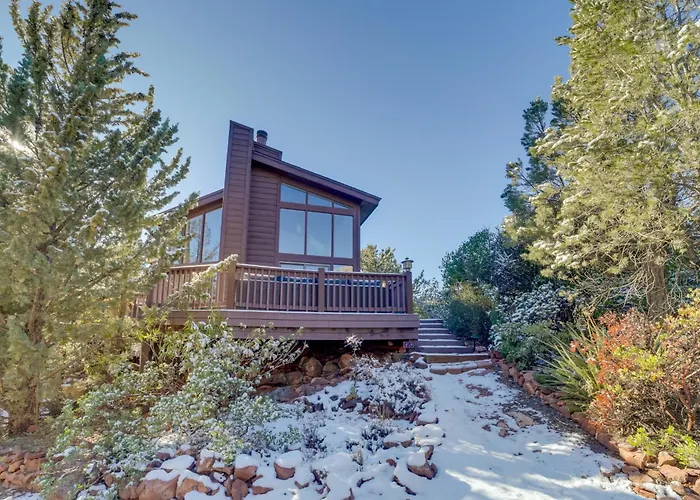 Mountain-view Deck: Bright Hébergement de vacances