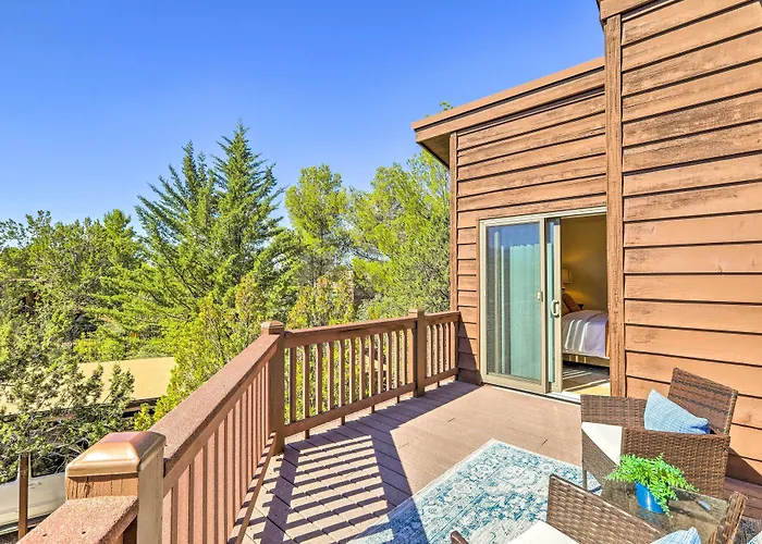 Mountain-view Deck: Bright